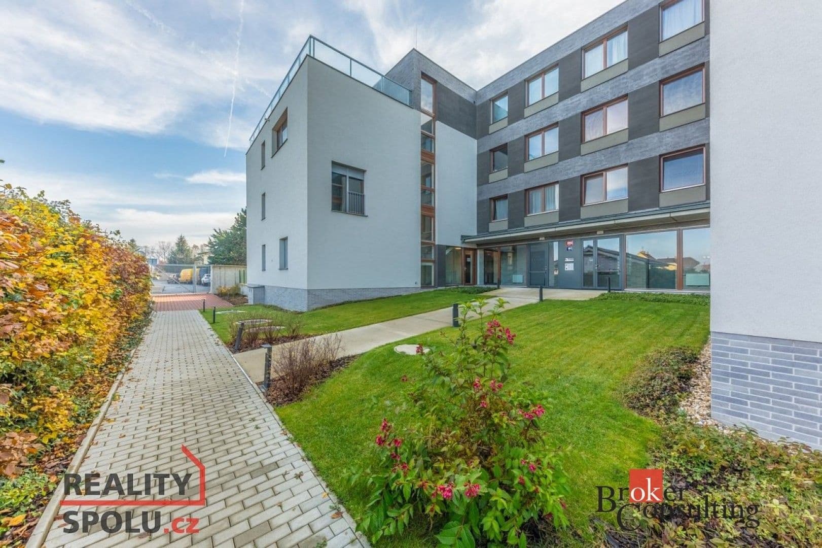 Prenájom garáže 12 m², Ústecká, Praha, Praha Prenájom garáže 12 m², Ústecká, Praha, Praha