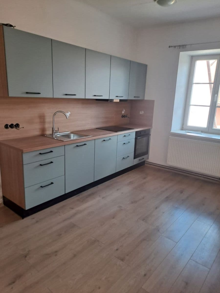 Prenájom bytu 2-izbový 60 m², Husova, Třeboň, Jihočeský kraj Prenájom bytu 2-izbový 60 m², Husova, Třeboň, Jihočeský kraj
