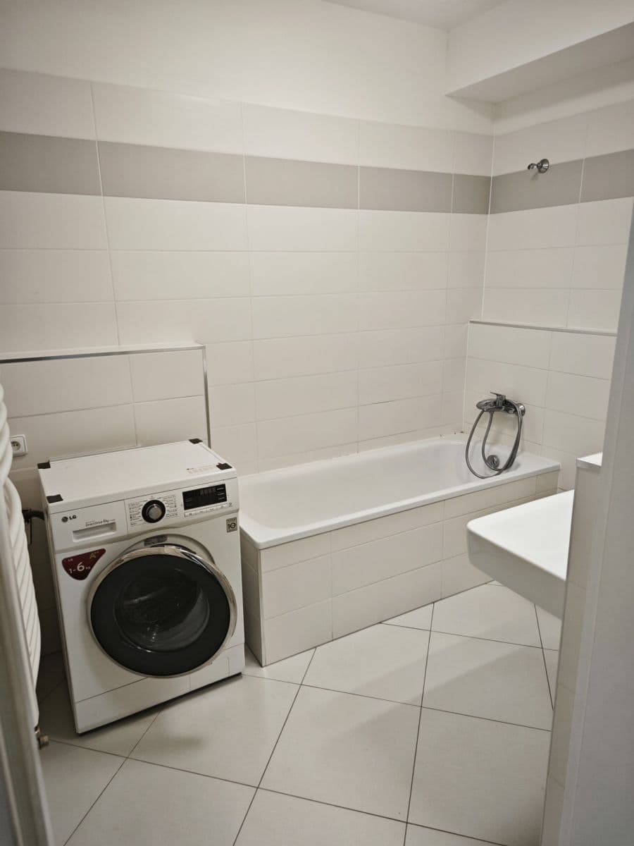 Prenájom bytu 2-izbový 54 m², Honzíkova, Praha, Praha Prenájom bytu 2-izbový 54 m², Honzíkova, Praha, Praha