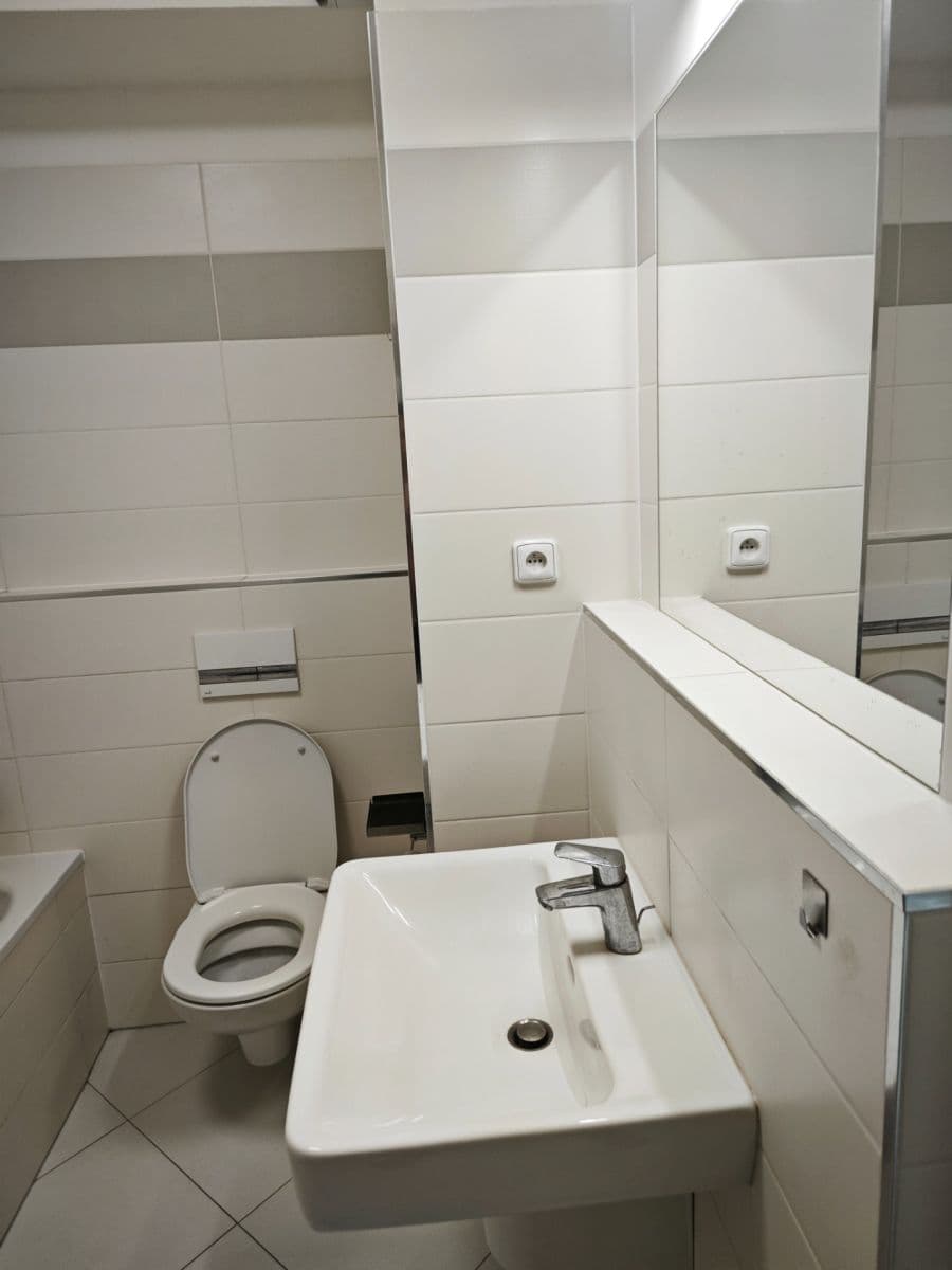Prenájom bytu 2-izbový 54 m², Honzíkova, Praha, Praha Prenájom bytu 2-izbový 54 m², Honzíkova, Praha, Praha