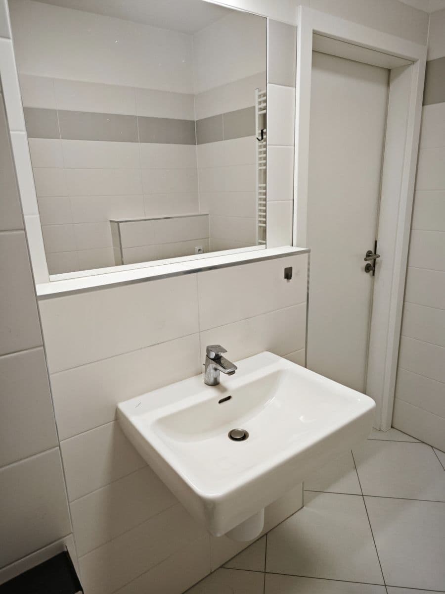 Prenájom bytu 2-izbový 54 m², Honzíkova, Praha, Praha Prenájom bytu 2-izbový 54 m², Honzíkova, Praha, Praha