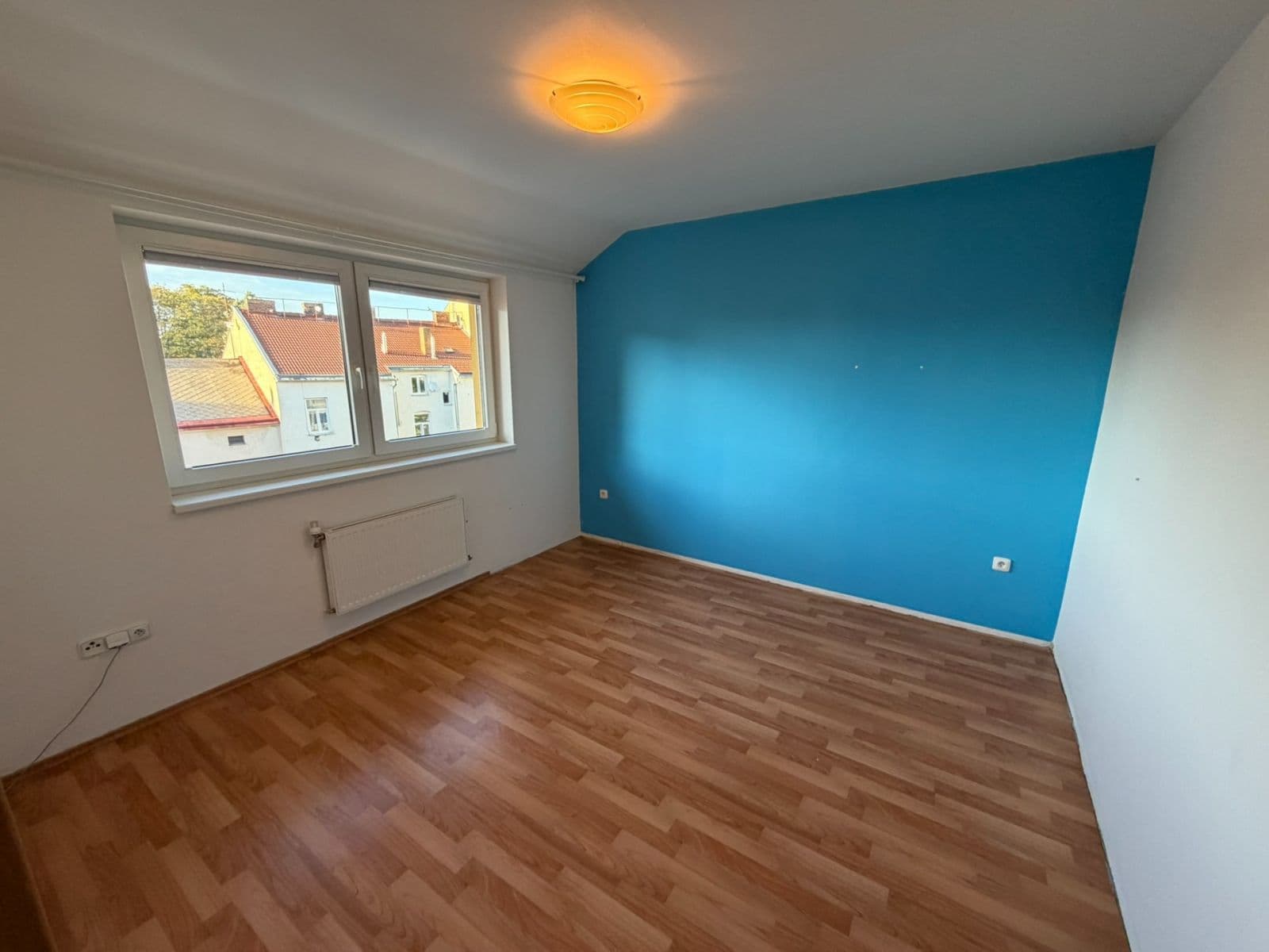 Prenájom bytu 4-izbový 100 m², Chlumova, Jihlava, Kraj Vysočina Prenájom bytu 4-izbový 100 m², Chlumova, Jihlava, Kraj Vysočina