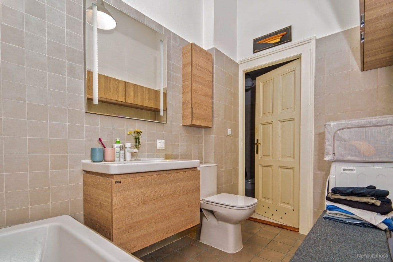 Prenájom bytu 2-izbový 63 m², Republiky, Žilina, Žilinský kraj Prenájom bytu 2-izbový 63 m², Republiky, Žilina, Žilinský kraj