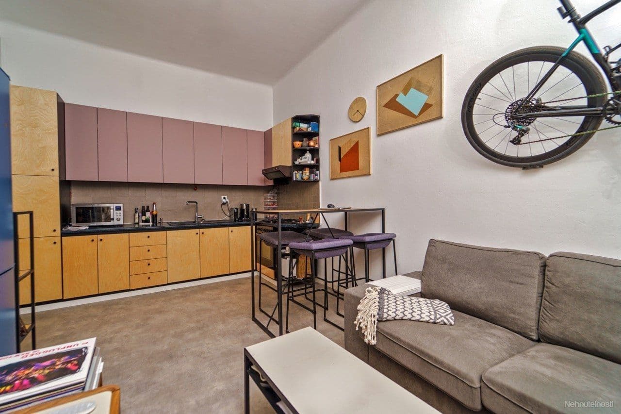 Prenájom bytu 2-izbový 63 m², Republiky, Žilina, Žilinský kraj Prenájom bytu 2-izbový 63 m², Republiky, Žilina, Žilinský kraj