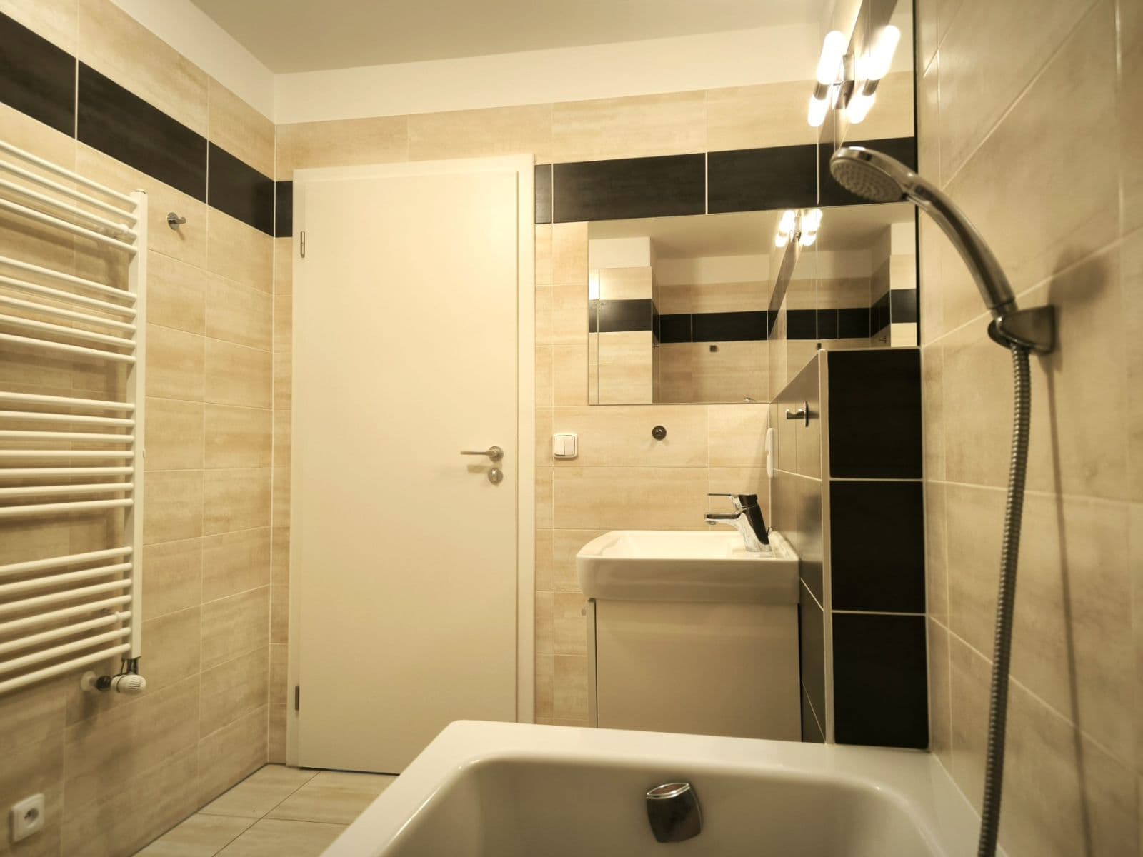 Prenájom bytu 2-izbový 48 m², Jindřicha Bubeníčka, Praha, Praha Prenájom bytu 2-izbový 48 m², Jindřicha Bubeníčka, Praha, Praha