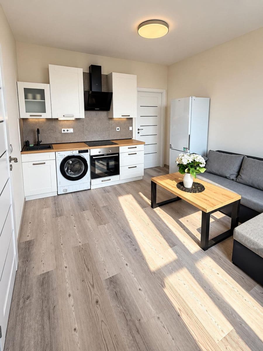 Prenájom bytu 2-izbový 36 m², Železničářská, Česká Lípa, Liberecký kraj Prenájom bytu 2-izbový 36 m², Železničářská, Česká Lípa, Liberecký kraj