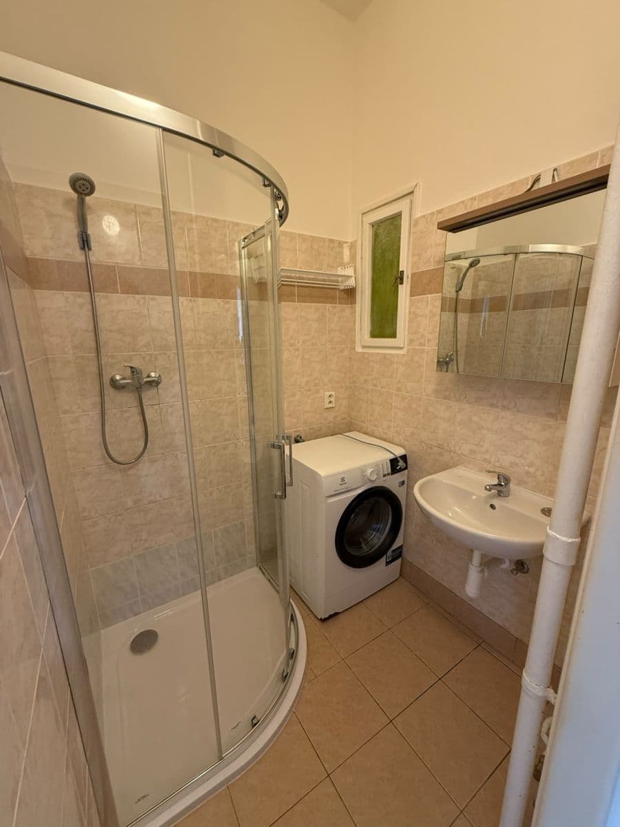 Prenájom bytu 1-izbový 35 m², Ondříčkova, Praha, Praha Prenájom bytu 1-izbový 35 m², Ondříčkova, Praha, Praha