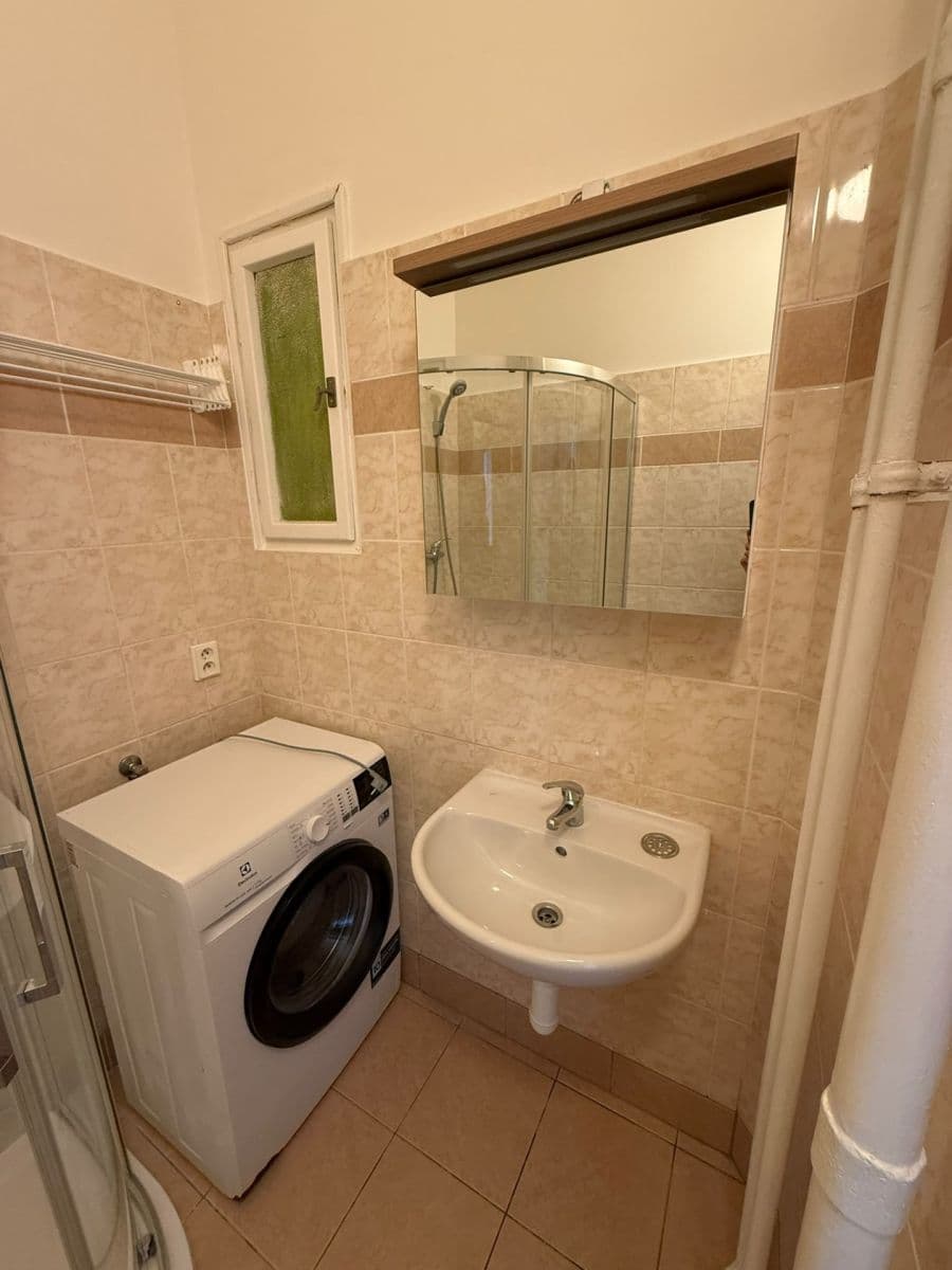 Prenájom bytu 1-izbový 35 m², Ondříčkova, Praha, Praha Prenájom bytu 1-izbový 35 m², Ondříčkova, Praha, Praha