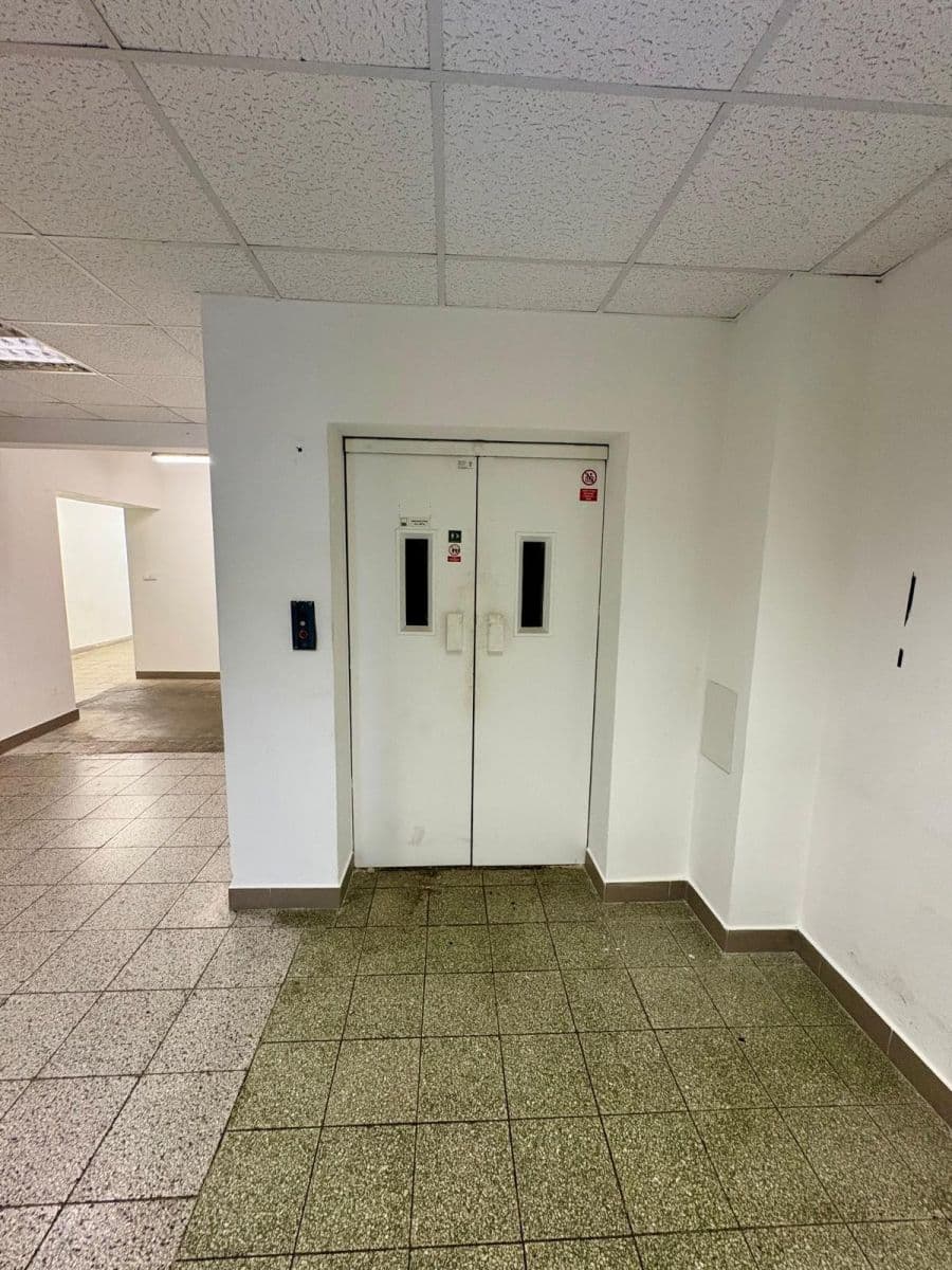 Predaj nebytového priestoru 1.056 m², Na Aleji, Frýdek-Místek, Moravskoslezský kraj Predaj nebytového priestoru 1.056 m², Na Aleji, Frýdek-Místek, Moravskoslezský kraj