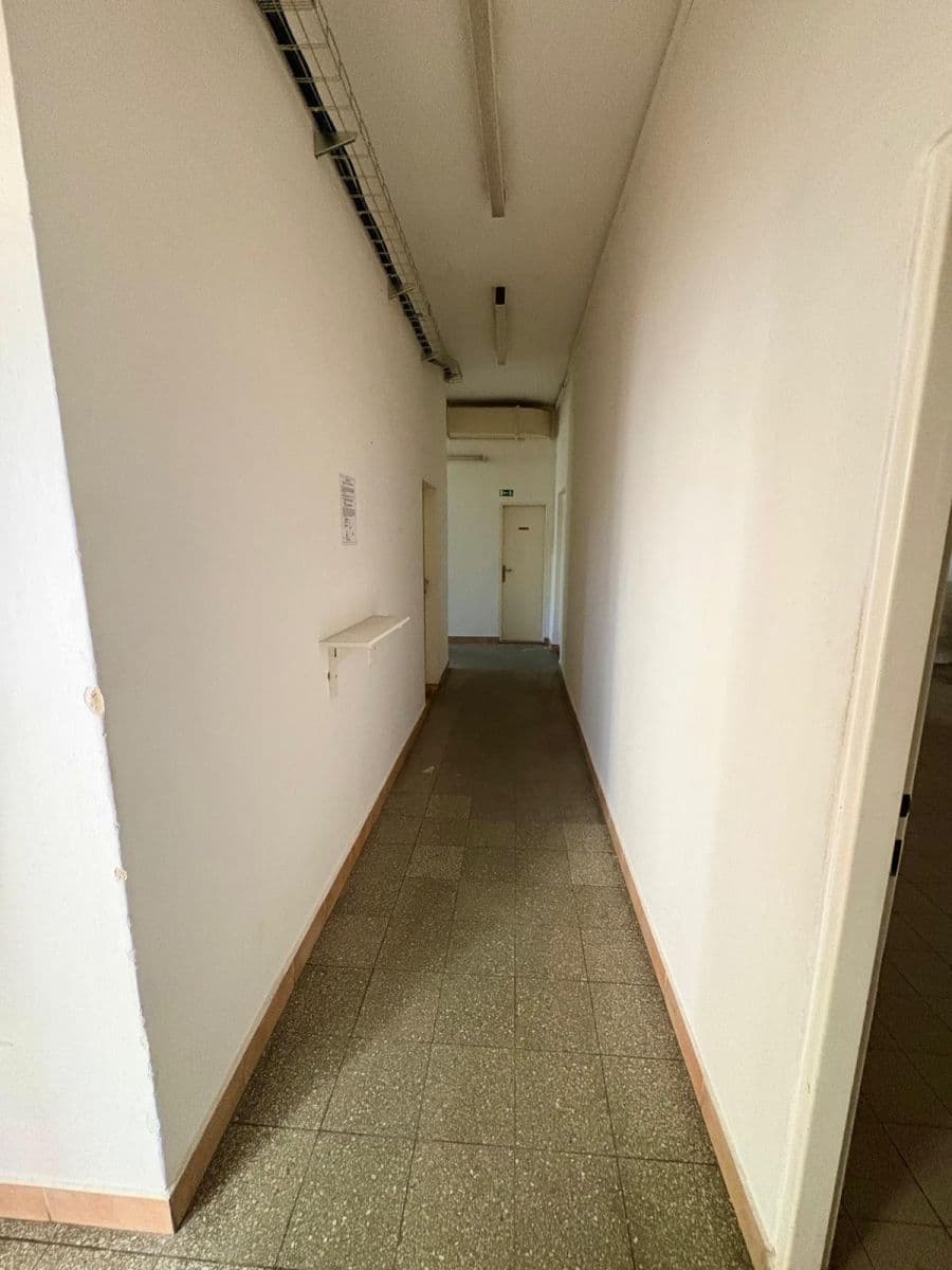Predaj nebytového priestoru 1.056 m², Na Aleji, Frýdek-Místek, Moravskoslezský kraj Predaj nebytového priestoru 1.056 m², Na Aleji, Frýdek-Místek, Moravskoslezský kraj