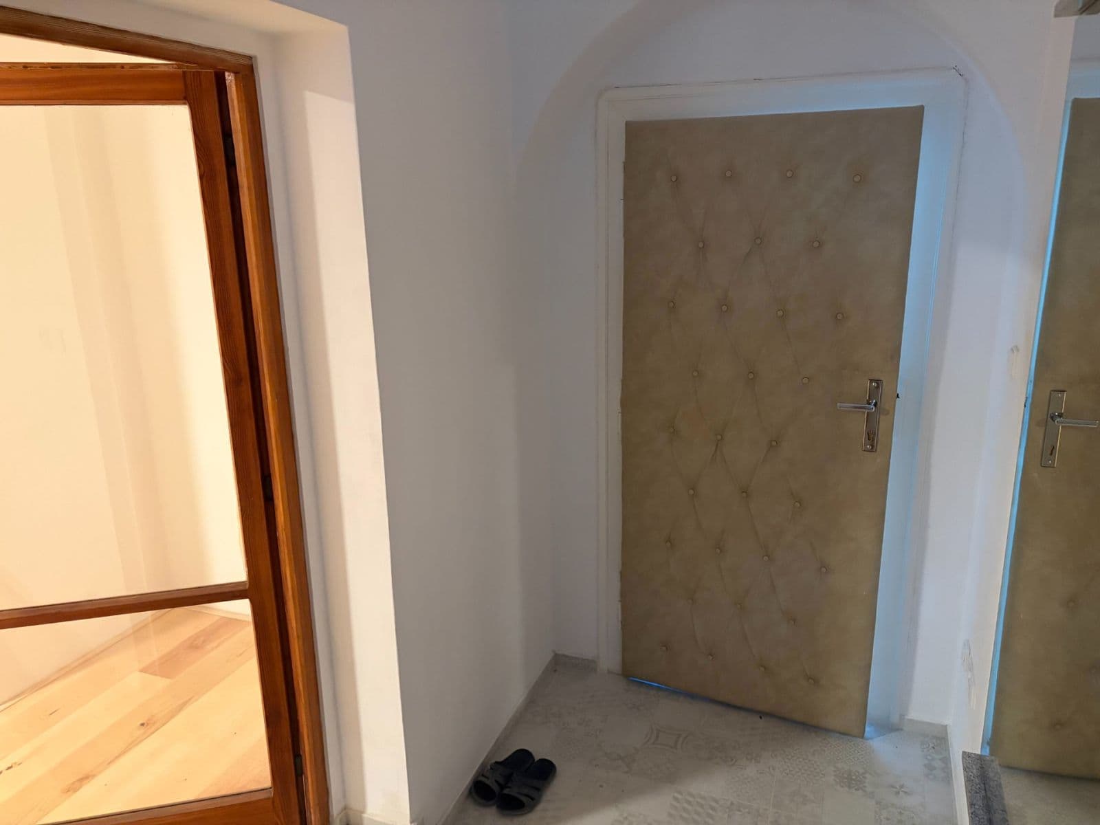 Prenájom bytu 3-izbový 75 m², Krhanice, Středočeský kraj Prenájom bytu 3-izbový 75 m², Krhanice, Středočeský kraj