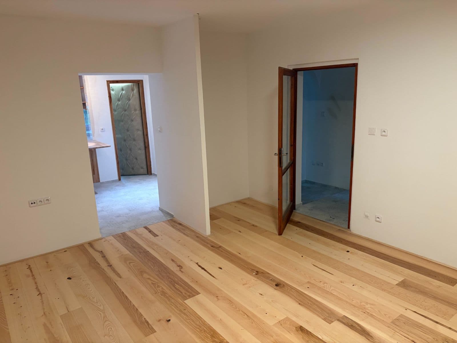 Prenájom bytu 3-izbový 75 m², Krhanice, Středočeský kraj Prenájom bytu 3-izbový 75 m², Krhanice, Středočeský kraj