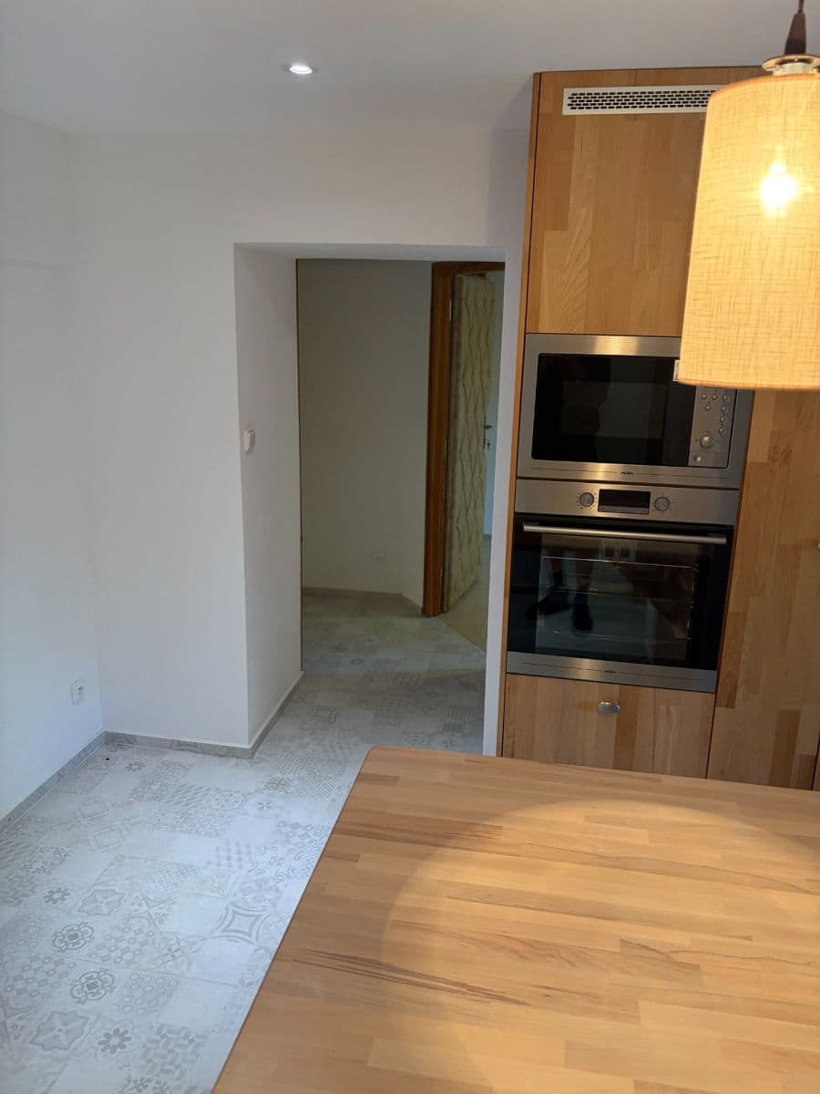Prenájom bytu 3-izbový 75 m², Krhanice, Středočeský kraj Prenájom bytu 3-izbový 75 m², Krhanice, Středočeský kraj