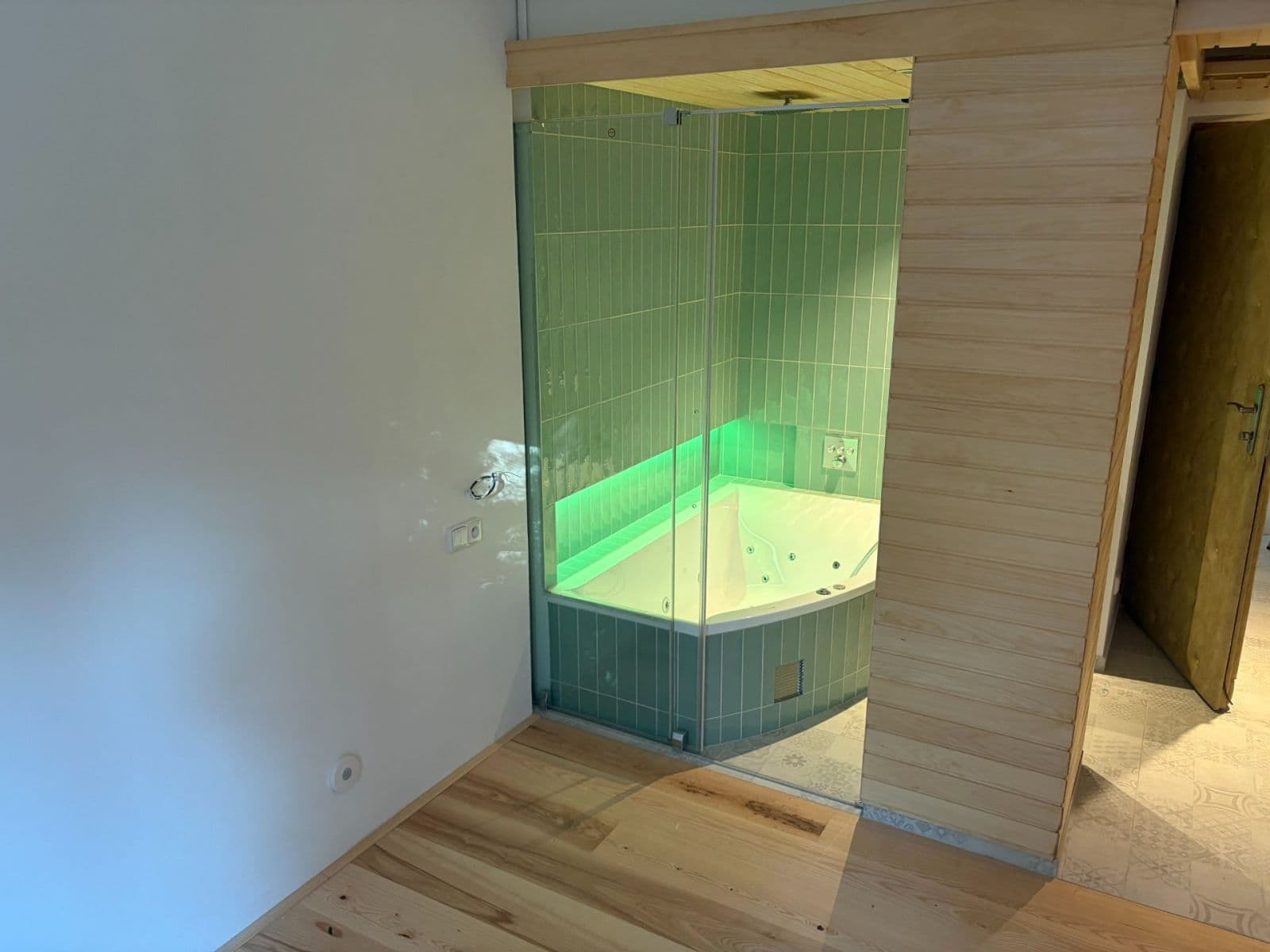 Prenájom bytu 3-izbový 75 m², Krhanice, Středočeský kraj Prenájom bytu 3-izbový 75 m², Krhanice, Středočeský kraj