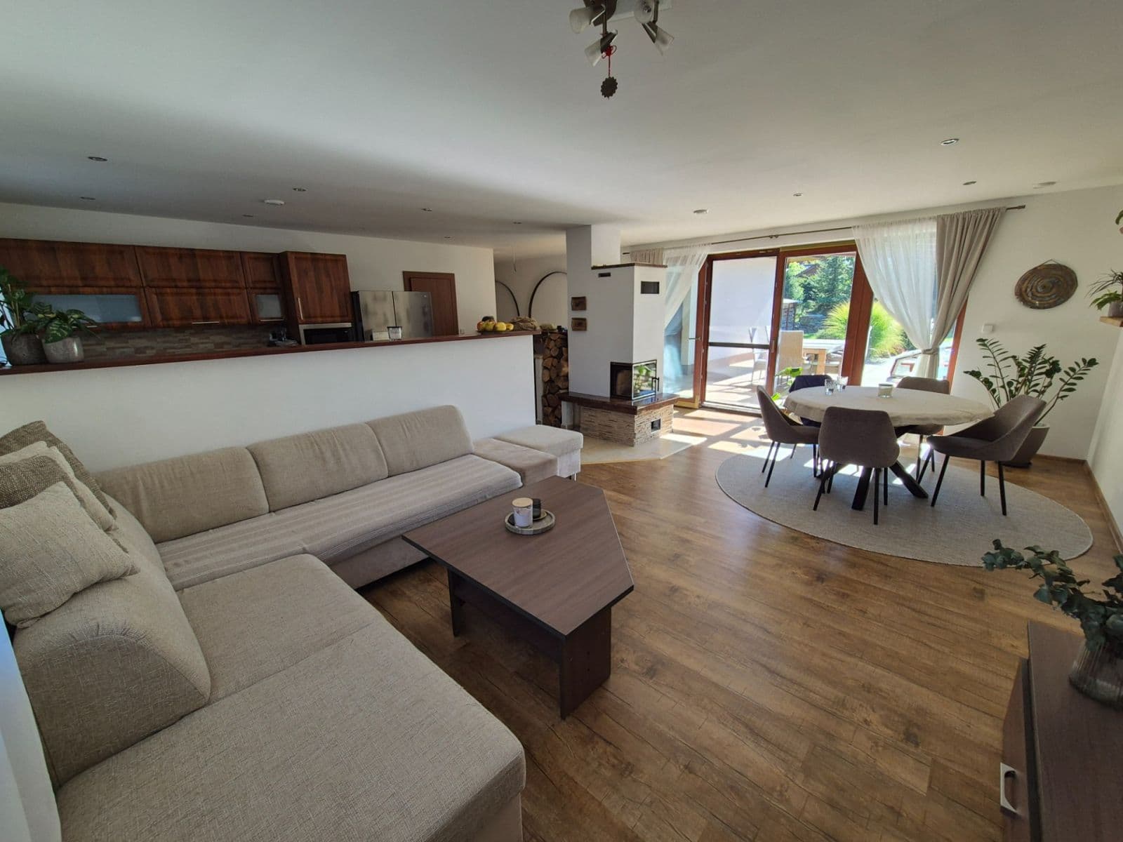Predaj bytu 5-izbový 185 m², Frýdek-Místek, Moravskoslezský kraj Predaj bytu 5-izbový 185 m², Frýdek-Místek, Moravskoslezský kraj