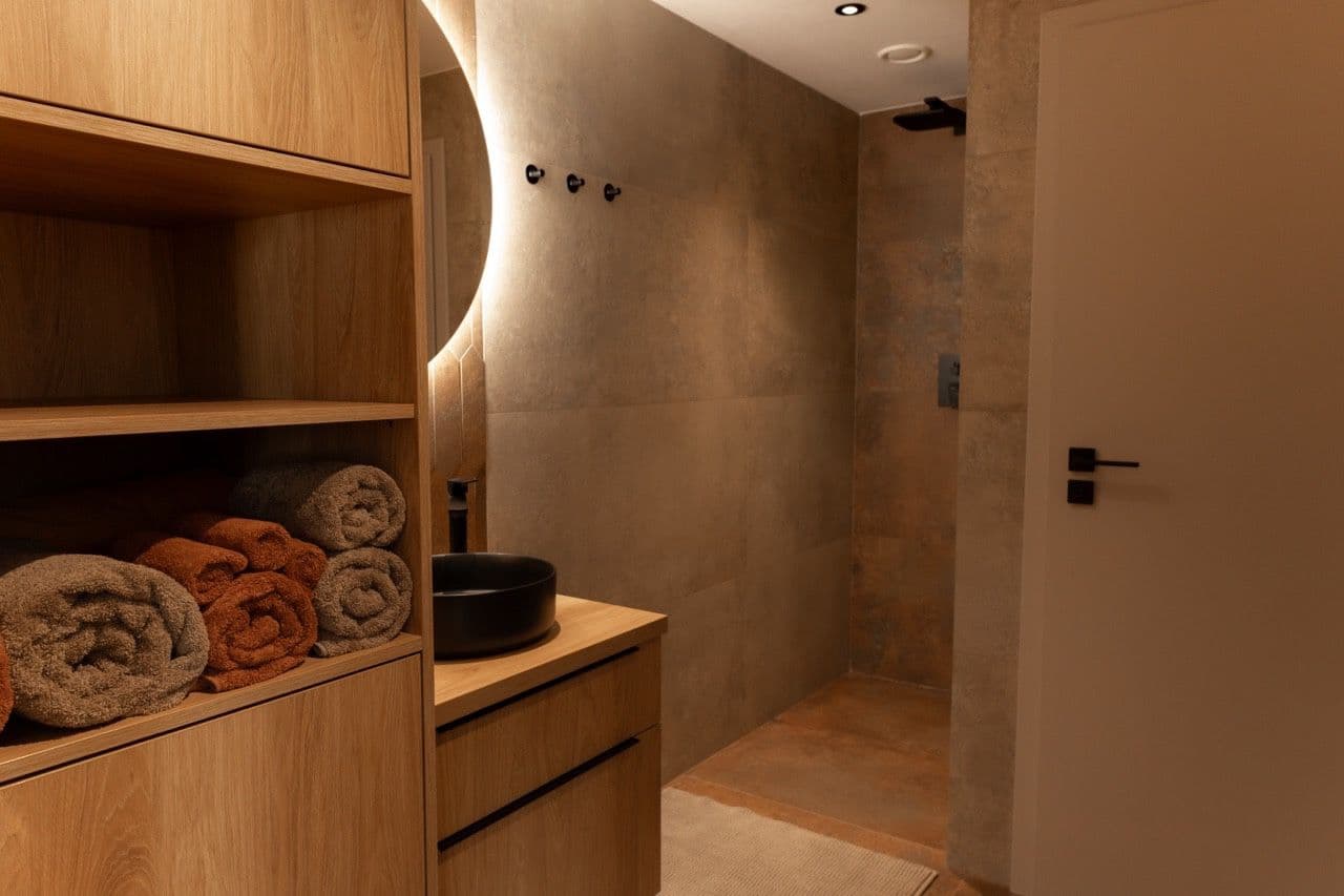 Predaj bytu 2-izbový 50 m², Špindlerův Mlýn, Královéhradecký kraj Predaj bytu 2-izbový 50 m², Špindlerův Mlýn, Královéhradecký kraj