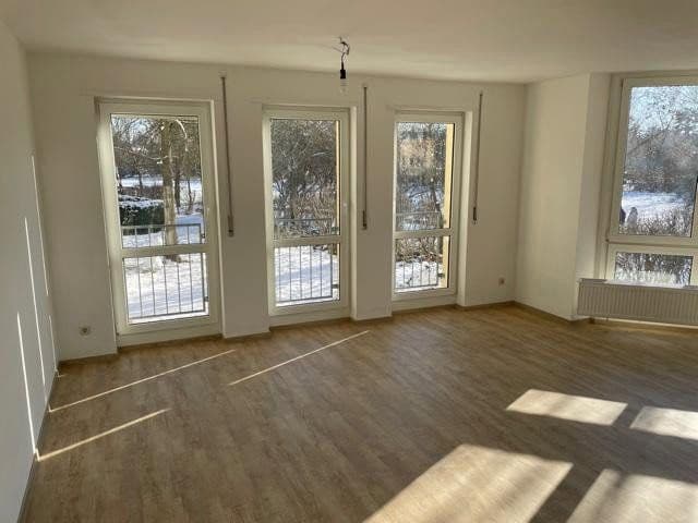 Prenájom bytu 2-izbový 68 m², Falkensee, Brandenbursko Prenájom bytu 2-izbový 68 m², Falkensee, Brandenbursko