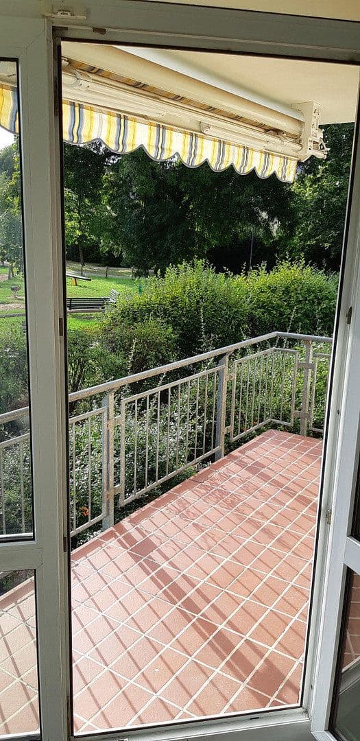 Prenájom bytu 2-izbový 68 m², Falkensee, Brandenbursko Prenájom bytu 2-izbový 68 m², Falkensee, Brandenbursko