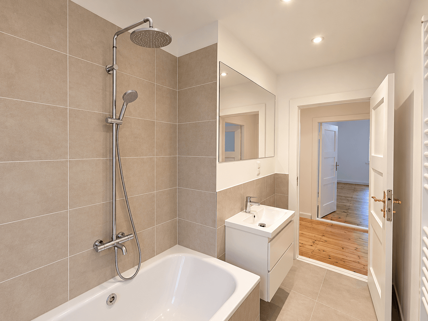 Predaj bytu 3-izbový 62 m², Davoser Straße, Berlin, Berlín Predaj bytu 3-izbový 62 m², Davoser Straße, Berlin, Berlín