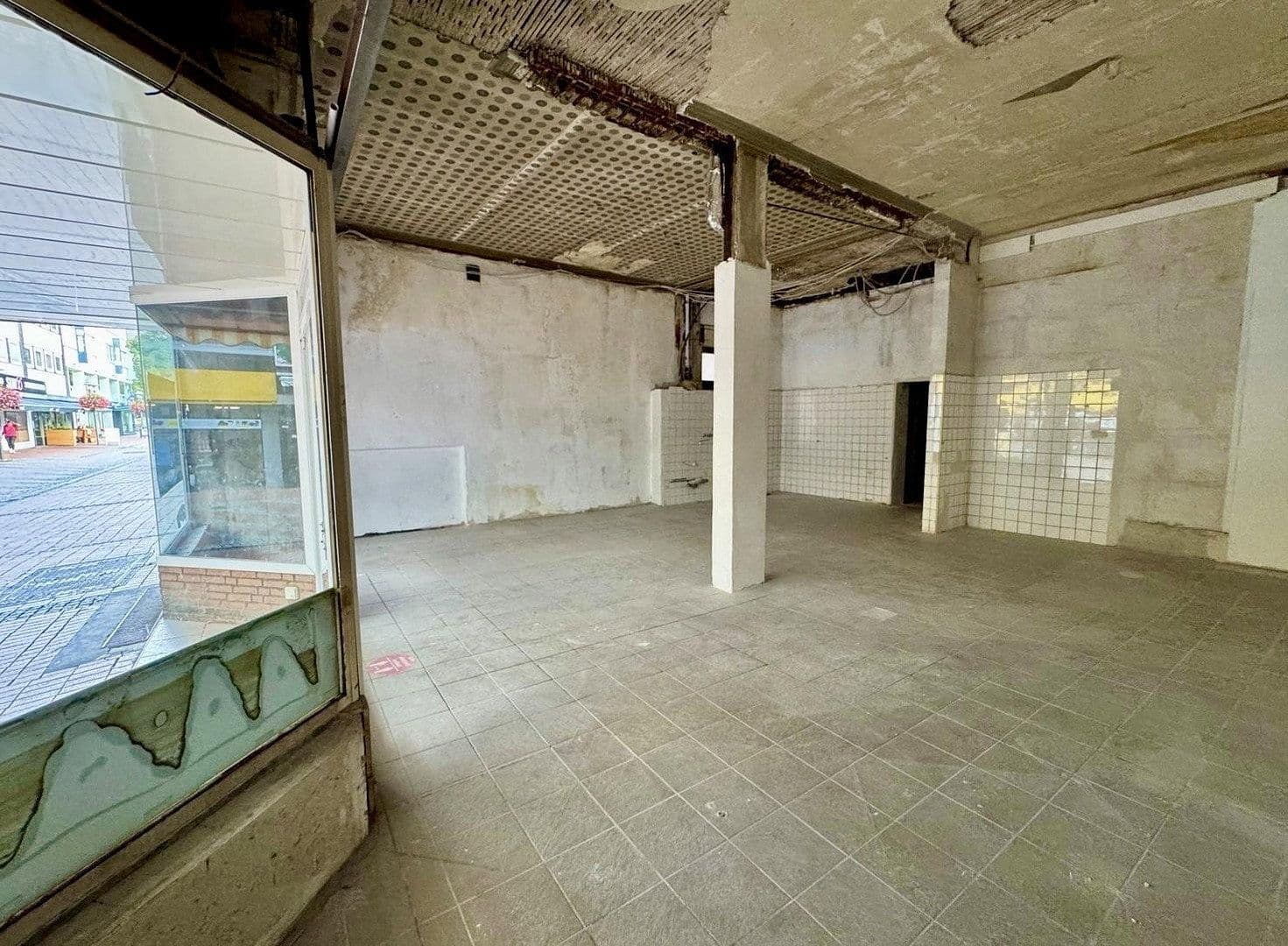 Prenájom nebytového priestoru 130 m², Bochumer Straße 36, Essen, Severné Porýnie - Westfálsko Prenájom nebytového priestoru 130 m², Bochumer Straße 36, Essen, Severné Porýnie - Westfálsko