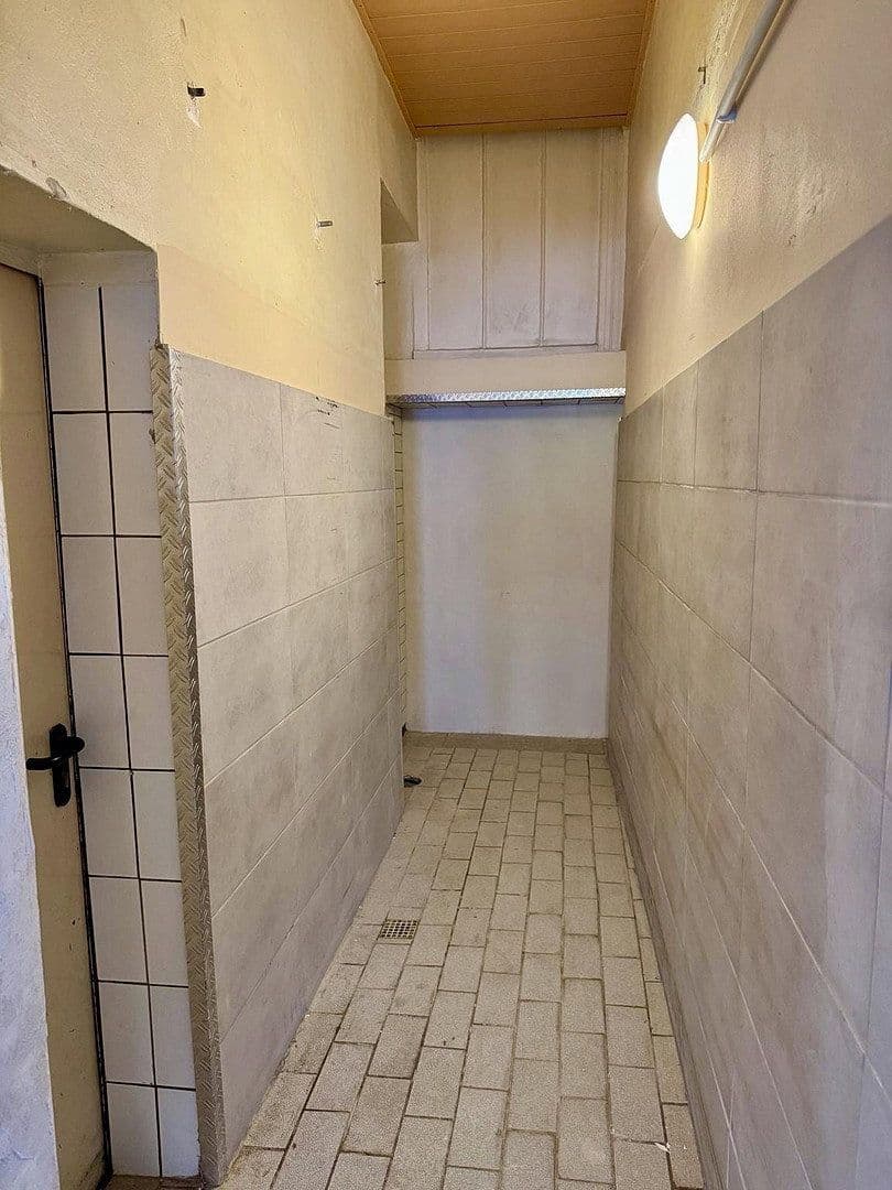 Prenájom nebytového priestoru 130 m², Bochumer Straße 36, Essen, Severné Porýnie - Westfálsko Prenájom nebytového priestoru 130 m², Bochumer Straße 36, Essen, Severné Porýnie - Westfálsko