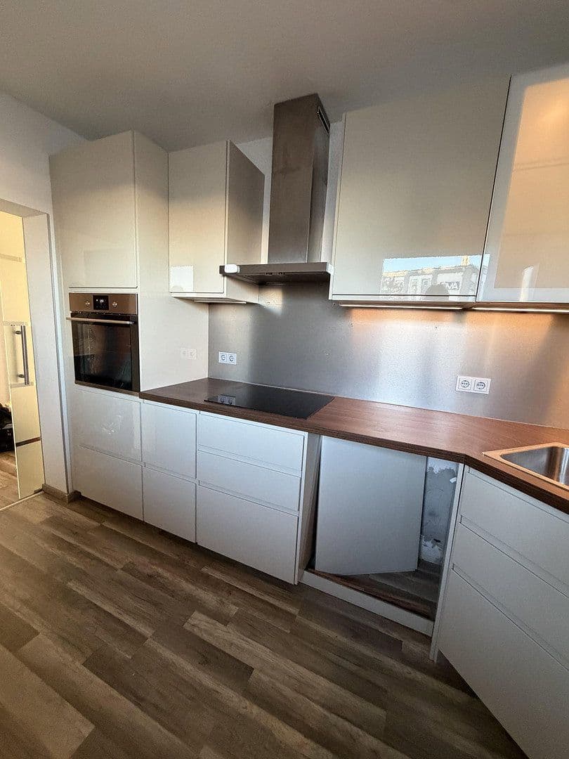 Prenájom bytu 2-izbový 68 m², Höfener Straße 28, Fürth, Bavorsko Prenájom bytu 2-izbový 68 m², Höfener Straße 28, Fürth, Bavorsko
