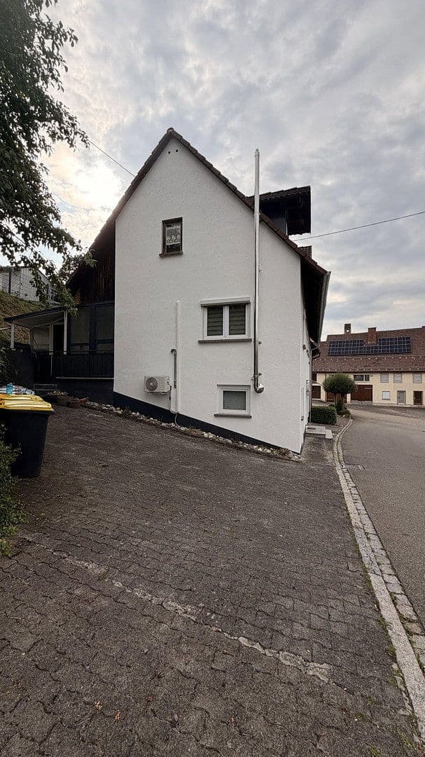 Predaj domu 161 m², pozemok 269 m², Geisingen, Bádensko-Wurttembersko Predaj domu 161 m², pozemok 269 m², Geisingen, Bádensko-Wurttembersko