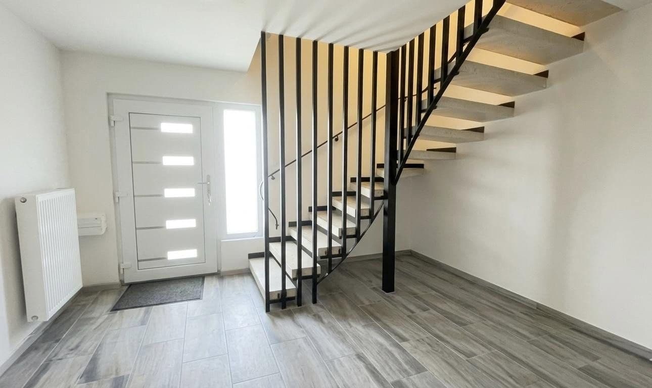Predaj domu 161 m², pozemok 269 m², Geisingen, Bádensko-Wurttembersko Predaj domu 161 m², pozemok 269 m², Geisingen, Bádensko-Wurttembersko