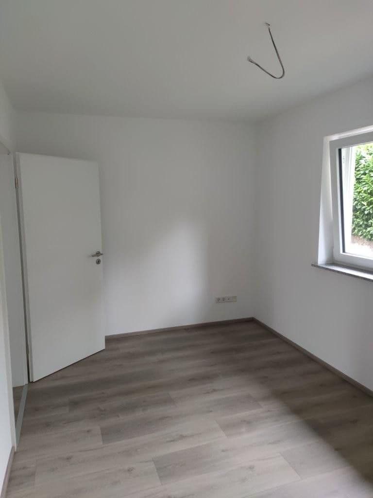Prenájom bytu 4-izbový 107 m², Goetheweg 7, Eltville am Rhein, Hesensko Prenájom bytu 4-izbový 107 m², Goetheweg 7, Eltville am Rhein, Hesensko