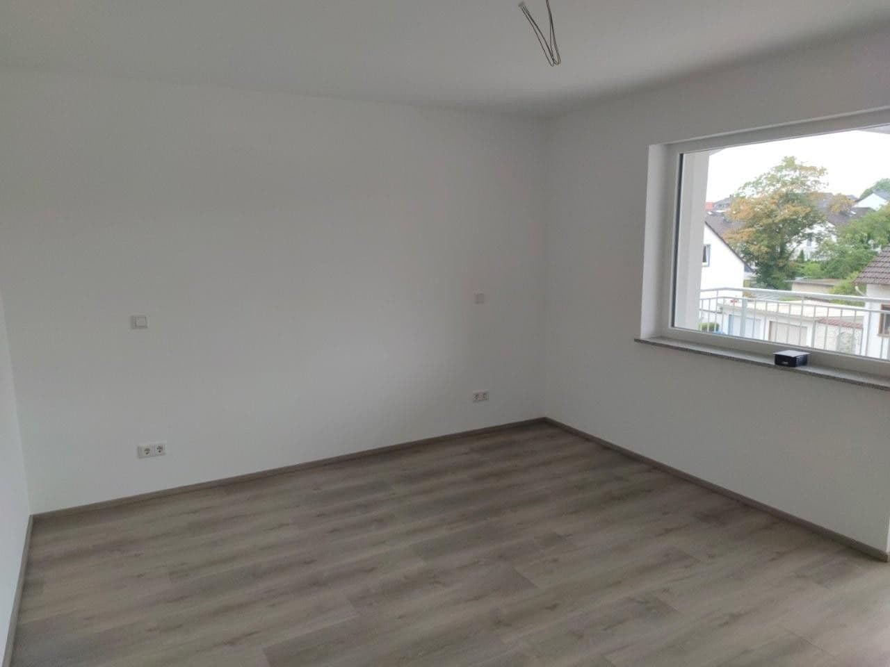 Prenájom bytu 4-izbový 107 m², Goetheweg 7, Eltville am Rhein, Hesensko Prenájom bytu 4-izbový 107 m², Goetheweg 7, Eltville am Rhein, Hesensko