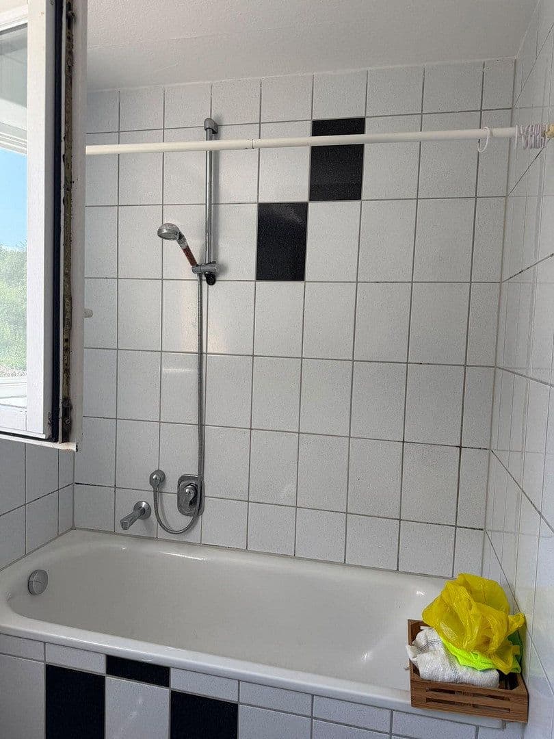 Prenájom bytu 3-izbový 75 m², Bad Herrenalb, Bádensko-Wurttembersko Prenájom bytu 3-izbový 75 m², Bad Herrenalb, Bádensko-Wurttembersko