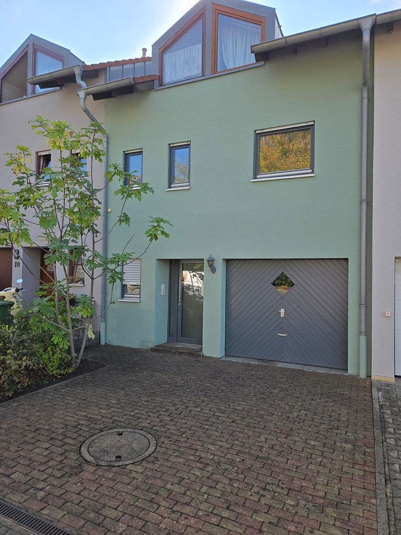 Prenájom domu 128 m², pozemok 146 m², Walther-Bothe-Str. 8, Bretten, Bádensko-Wurttembersko Prenájom domu 128 m², pozemok 146 m², Walther-Bothe-Str. 8, Bretten, Bádensko-Wurttembersko