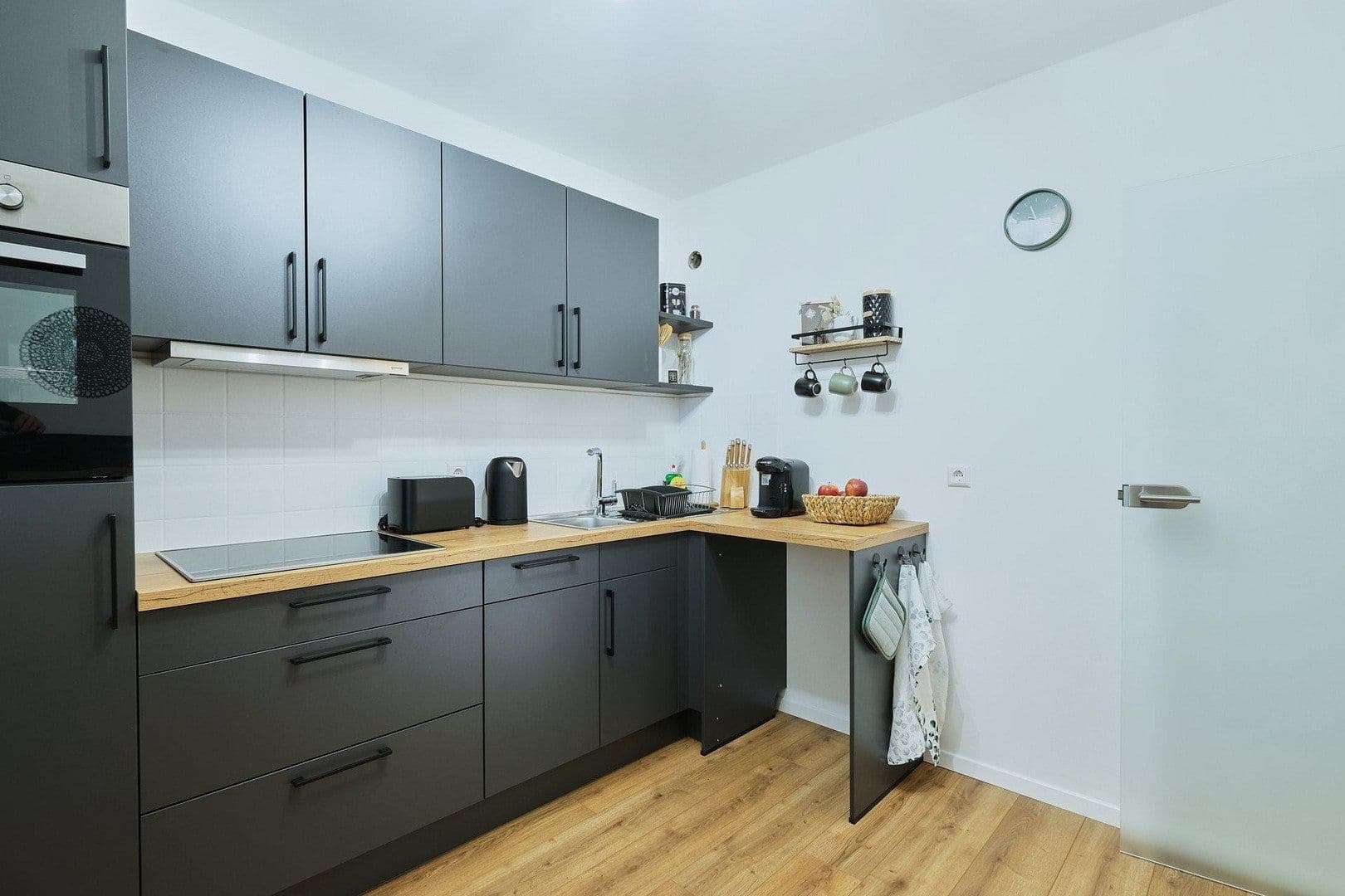 Prenájom bytu 2-izbový 75 m², Immenstaad am Bodensee, Bádensko-Wurttembersko Prenájom bytu 2-izbový 75 m², Immenstaad am Bodensee, Bádensko-Wurttembersko