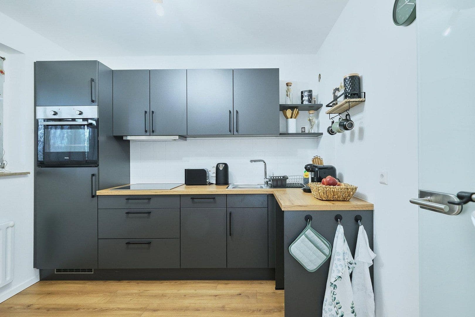 Prenájom bytu 2-izbový 75 m², Immenstaad am Bodensee, Bádensko-Wurttembersko Prenájom bytu 2-izbový 75 m², Immenstaad am Bodensee, Bádensko-Wurttembersko
