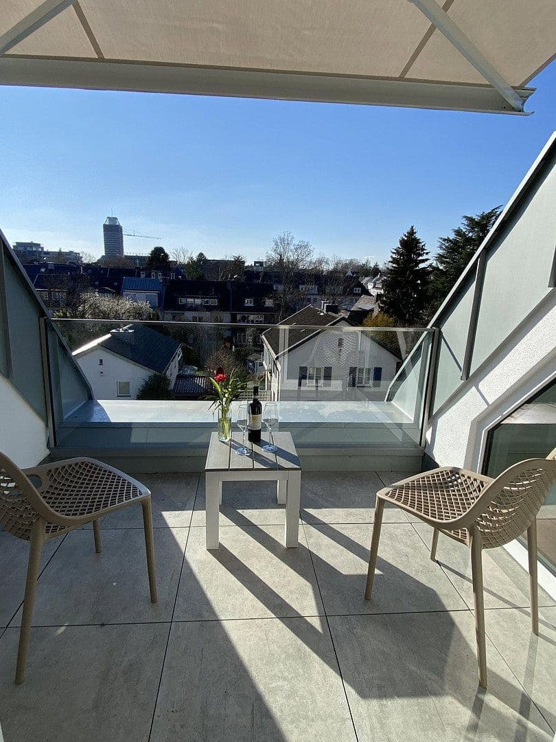Prenájom bytu 2-izbový 55 m², Bernhardstraße 147, Köln, Severné Porýnie - Westfálsko Prenájom bytu 2-izbový 55 m², Bernhardstraße 147, Köln, Severné Porýnie - Westfálsko