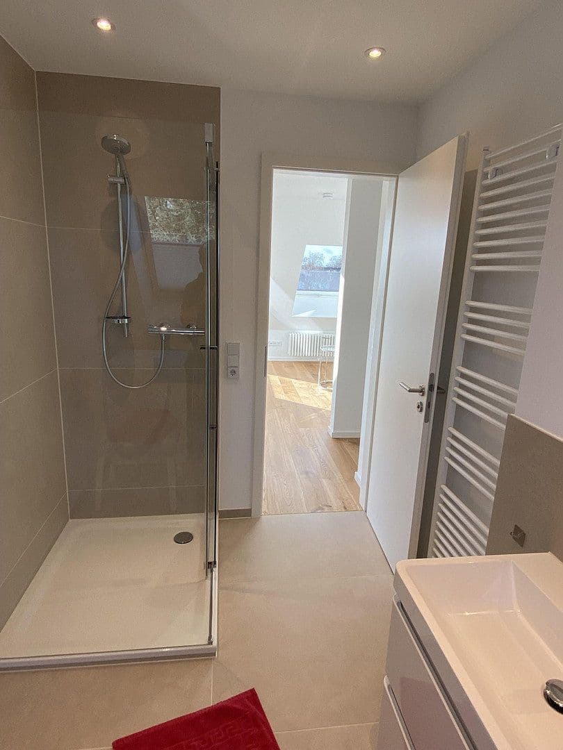 Prenájom bytu 2-izbový 55 m², Bernhardstraße 147, Köln, Severné Porýnie - Westfálsko Prenájom bytu 2-izbový 55 m², Bernhardstraße 147, Köln, Severné Porýnie - Westfálsko