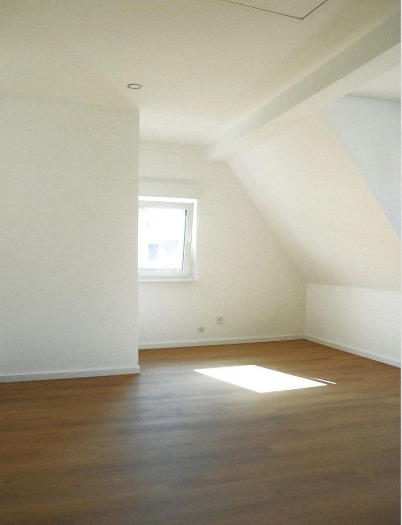 Prenájom domu 140 m², pozemok 450 m², Rülzheimer Straße 20, Kuhardt, Porýnie-Falcko Prenájom domu 140 m², pozemok 450 m², Rülzheimer Straße 20, Kuhardt, Porýnie-Falcko