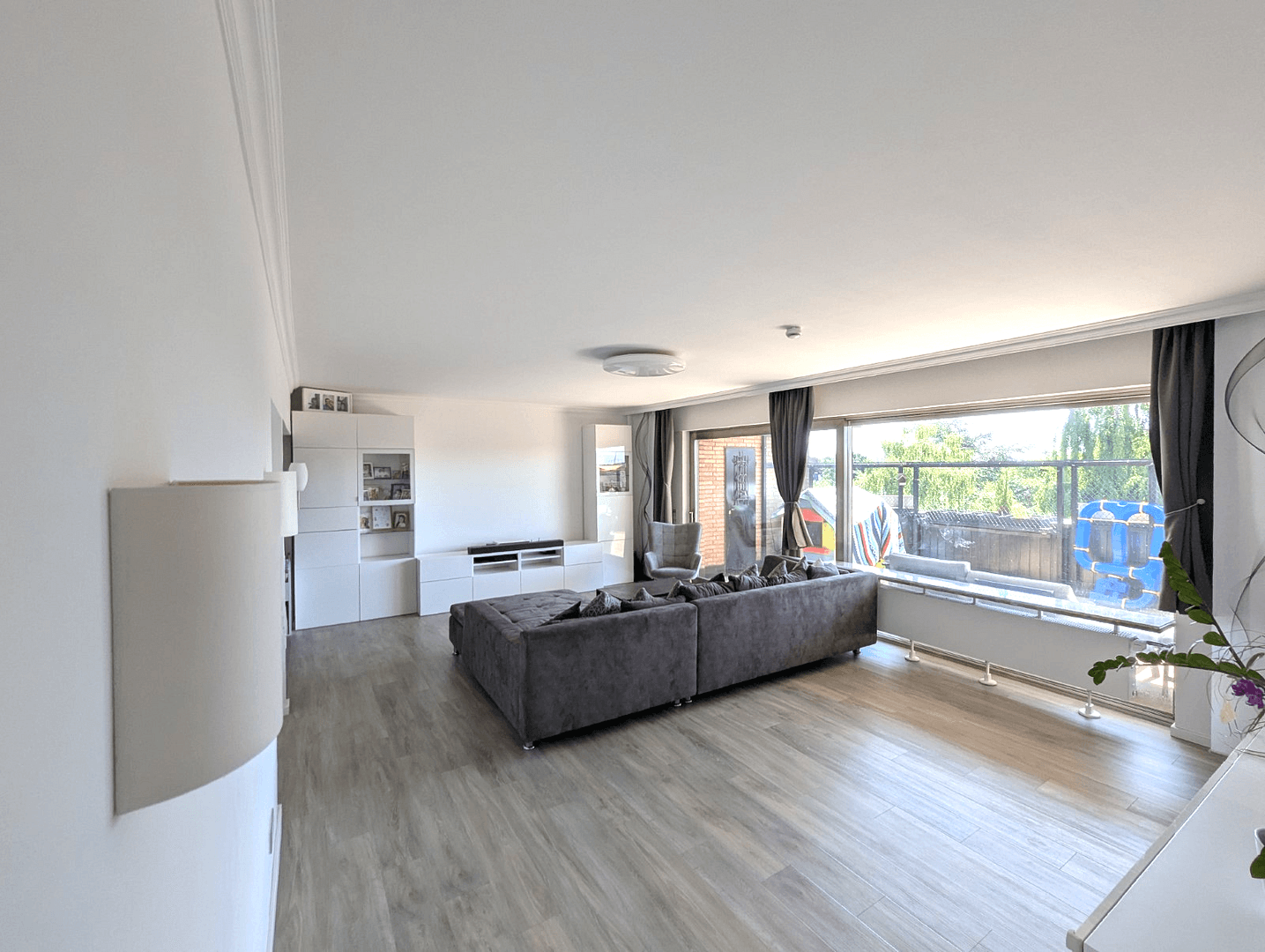 Predaj bytu 4-izbový 155 m², Köln, Severné Porýnie - Westfálsko Predaj bytu 4-izbový 155 m², Köln, Severné Porýnie - Westfálsko