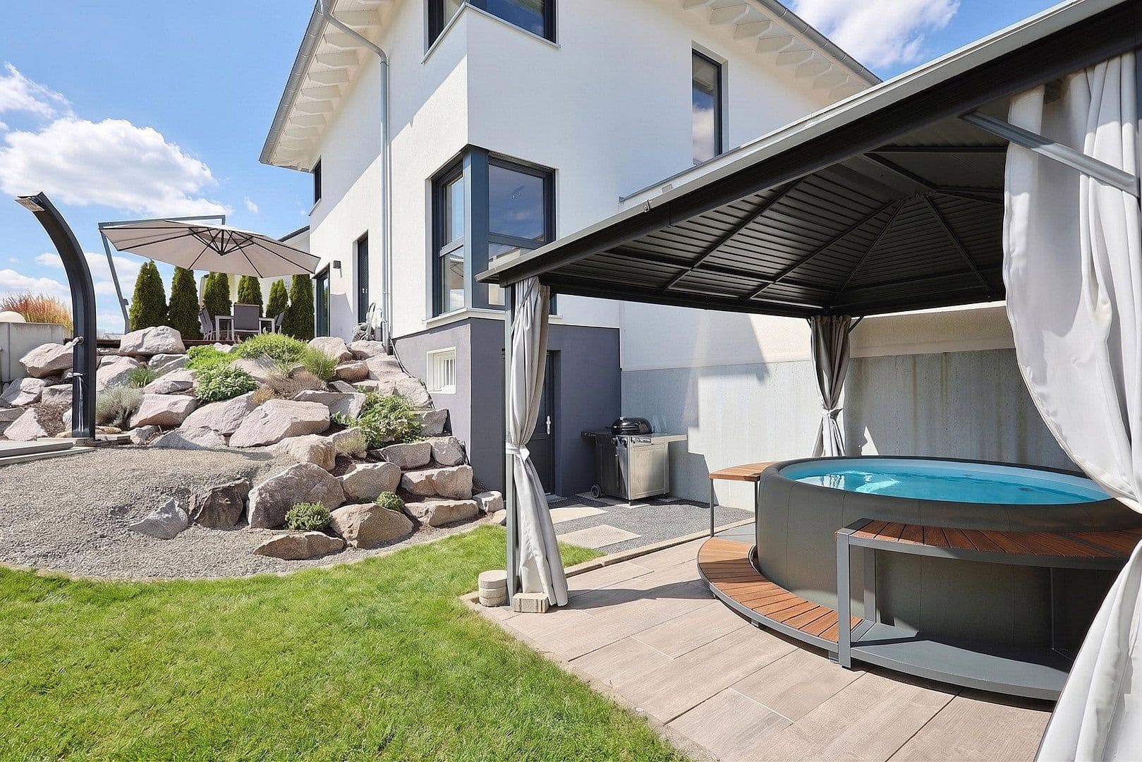 Predaj domu 163 m², pozemok 495 m², Niedereschach, Bádensko-Wurttembersko Predaj domu 163 m², pozemok 495 m², Niedereschach, Bádensko-Wurttembersko
