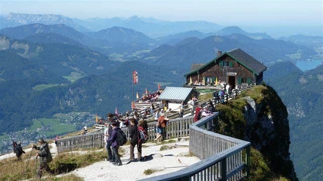 Prenájom bytu 3-izbový 43 m², 150 Ried, St. Gilgen, Salzbursko Prenájom bytu 3-izbový 43 m², 150 Ried, St. Gilgen, Salzbursko