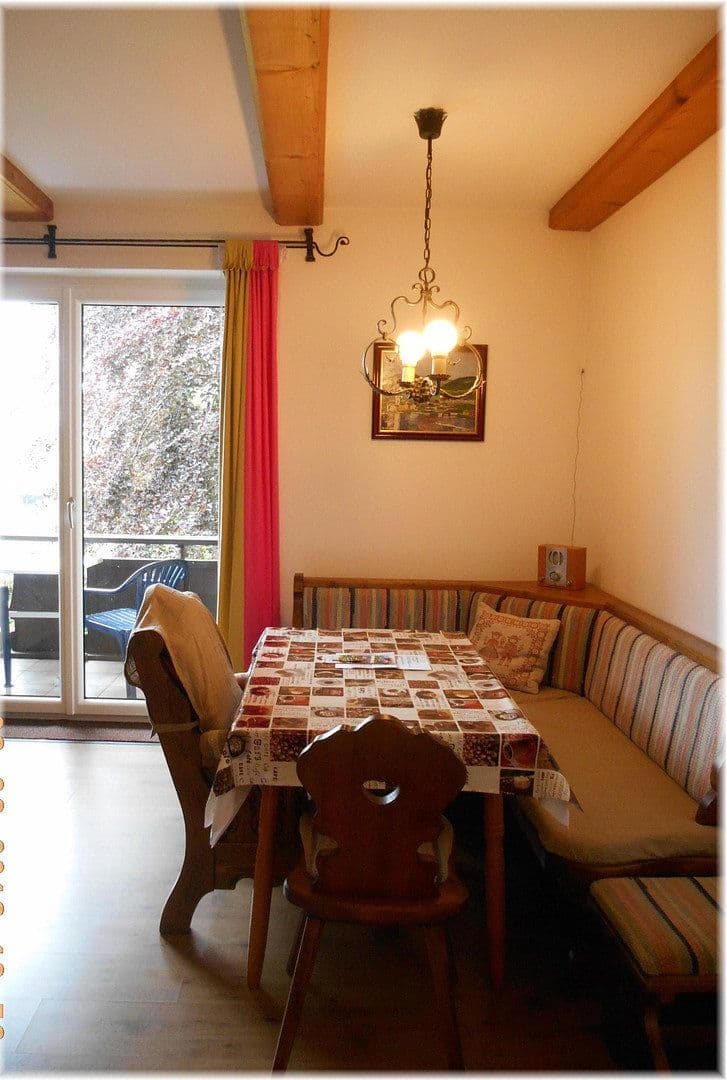 Prenájom bytu 3-izbový 43 m², 150 Ried, St. Gilgen, Salzbursko Prenájom bytu 3-izbový 43 m², 150 Ried, St. Gilgen, Salzbursko