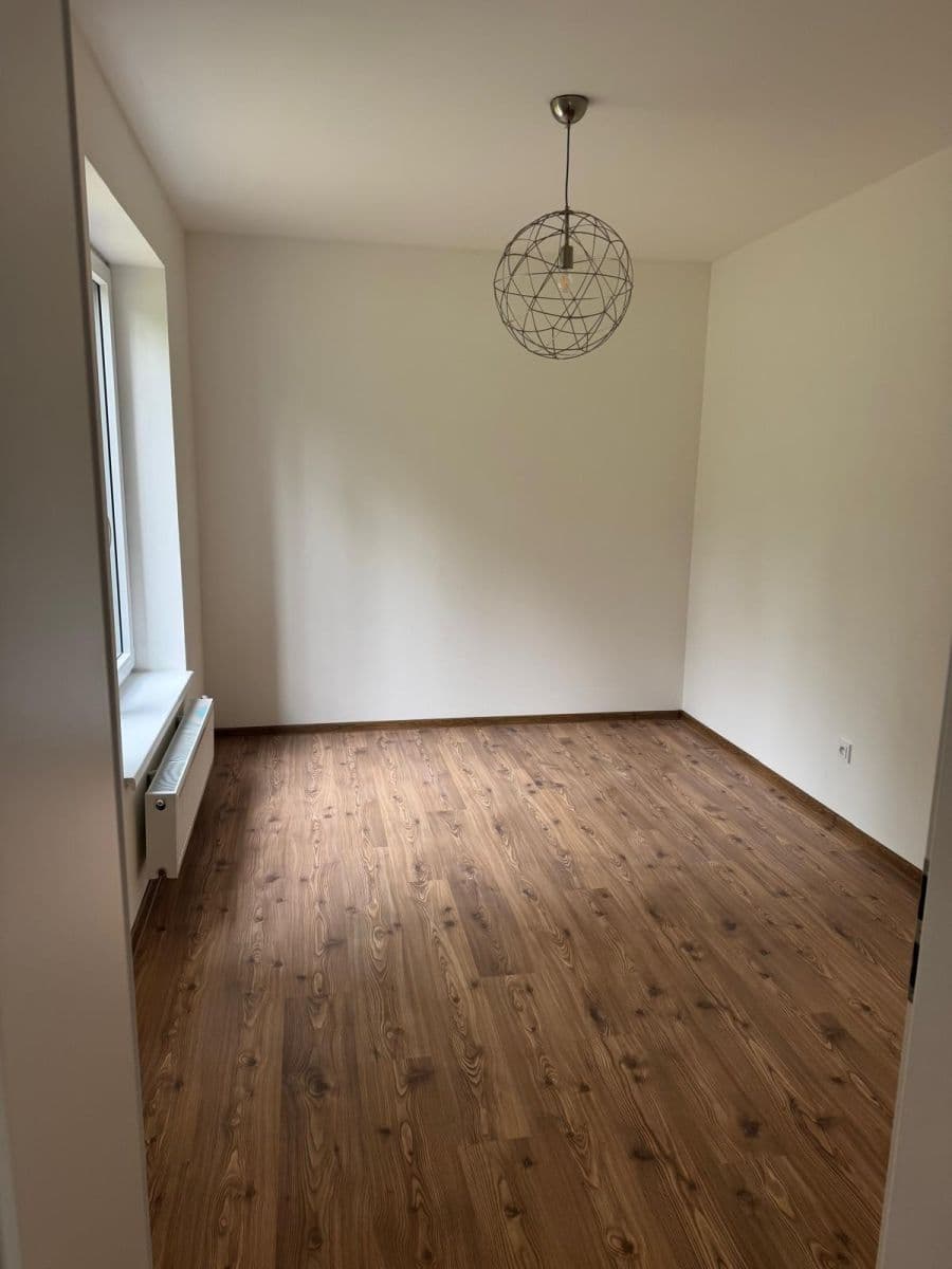 Prenájom bytu 2-izbový 56 m², K Pomezí, Cheb, Karlovarský kraj Prenájom bytu 2-izbový 56 m², K Pomezí, Cheb, Karlovarský kraj
