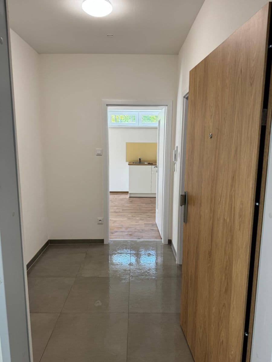 Prenájom bytu 2-izbový 56 m², K Pomezí, Cheb, Karlovarský kraj Prenájom bytu 2-izbový 56 m², K Pomezí, Cheb, Karlovarský kraj