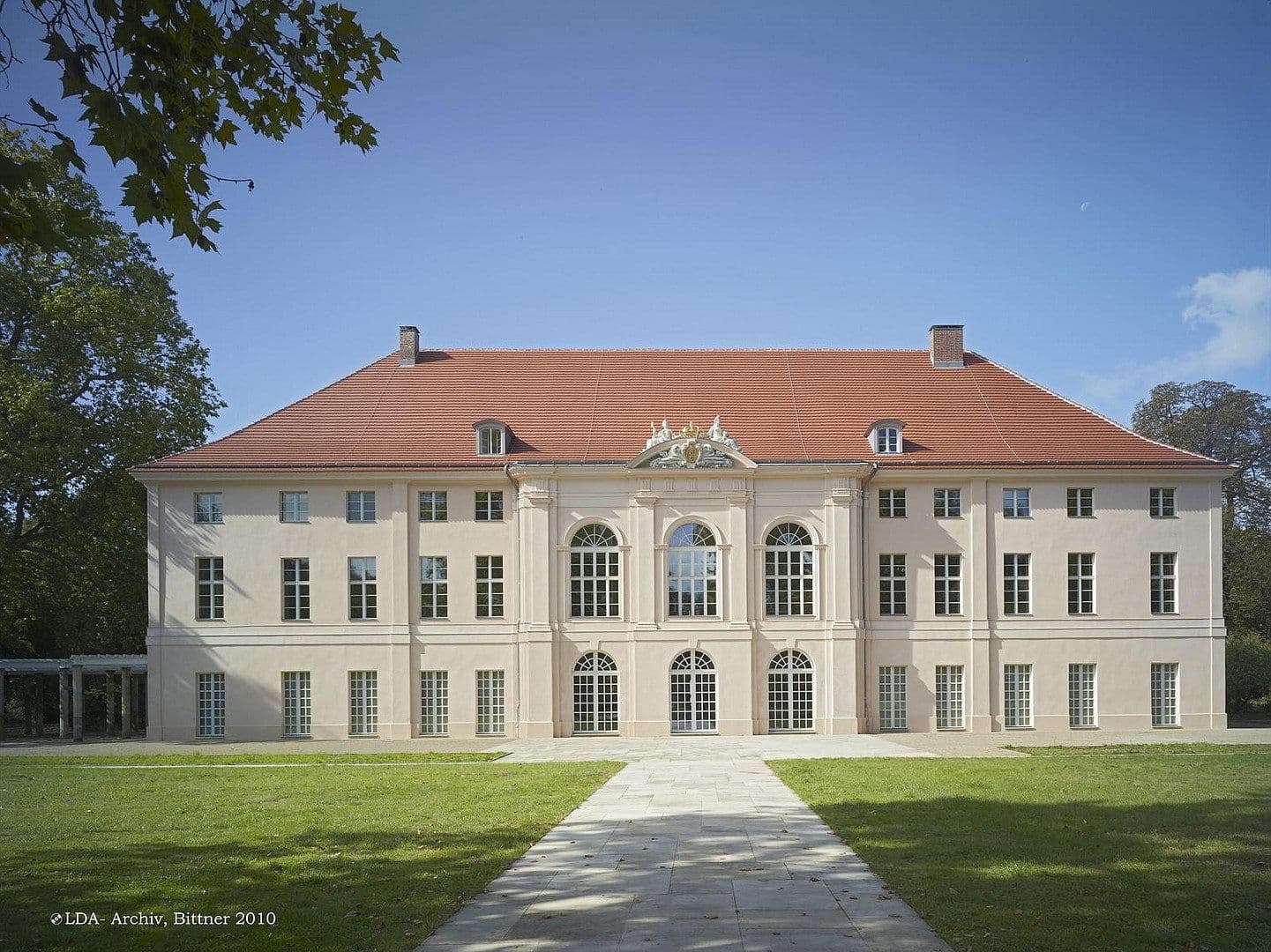 Prenájom bytu 4-izbový 172 m², Am Orangeriepark, Berlin, Berlín Prenájom bytu 4-izbový 172 m², Am Orangeriepark, Berlin, Berlín