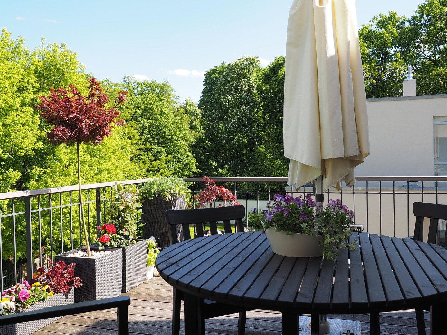 Prenájom bytu 4-izbový 172 m², Am Orangeriepark, Berlin, Berlín Prenájom bytu 4-izbový 172 m², Am Orangeriepark, Berlin, Berlín