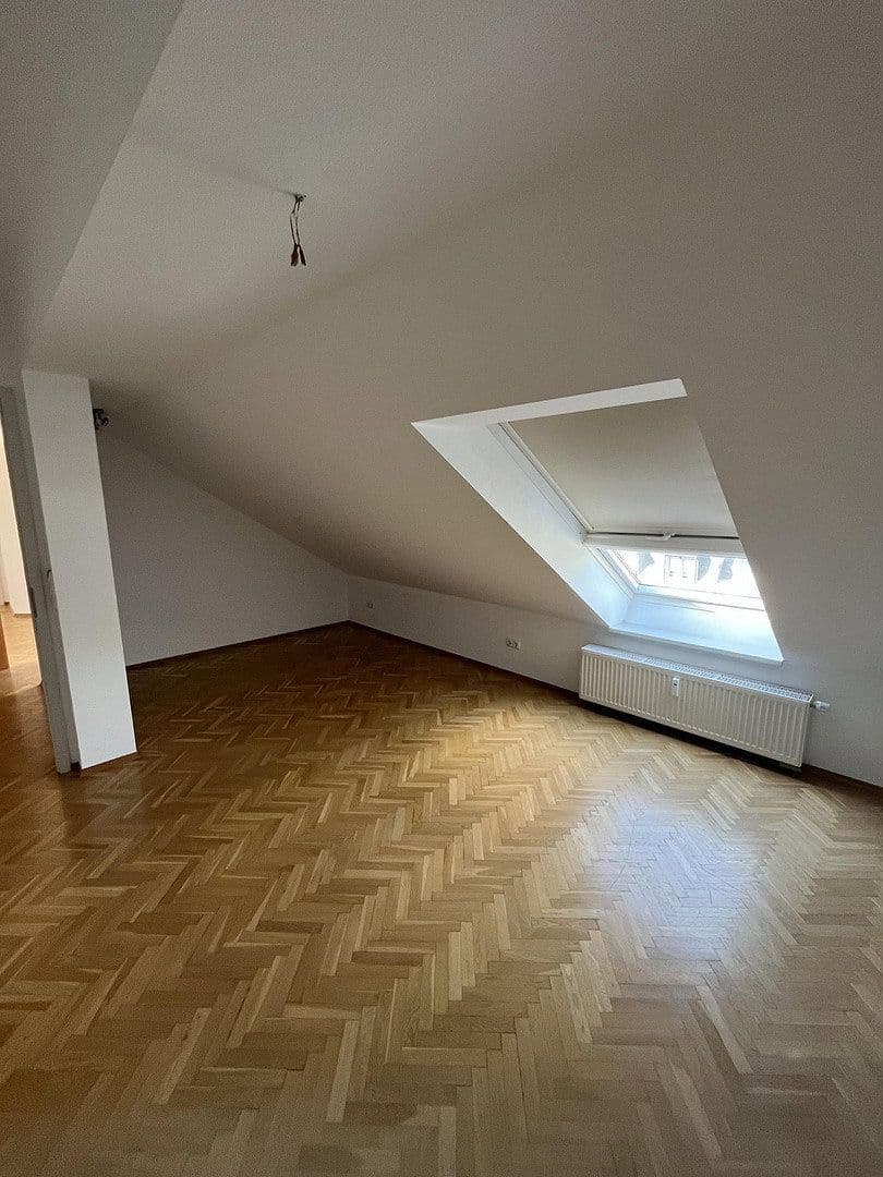 Prenájom bytu 2-izbový 80 m², Frankfurt, Hesensko Prenájom bytu 2-izbový 80 m², Frankfurt, Hesensko