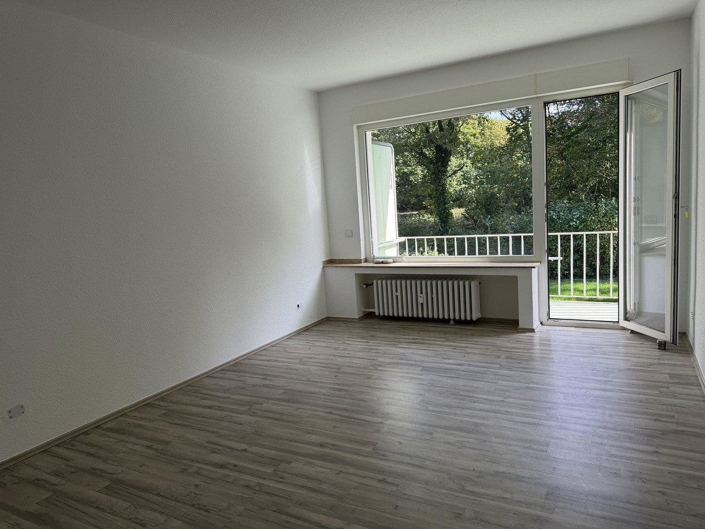 Prenájom bytu 3-izbový 79 m², Juist Str. 12, Düsseldorf, Severné Porýnie - Westfálsko Prenájom bytu 3-izbový 79 m², Juist Str. 12, Düsseldorf, Severné Porýnie - Westfálsko
