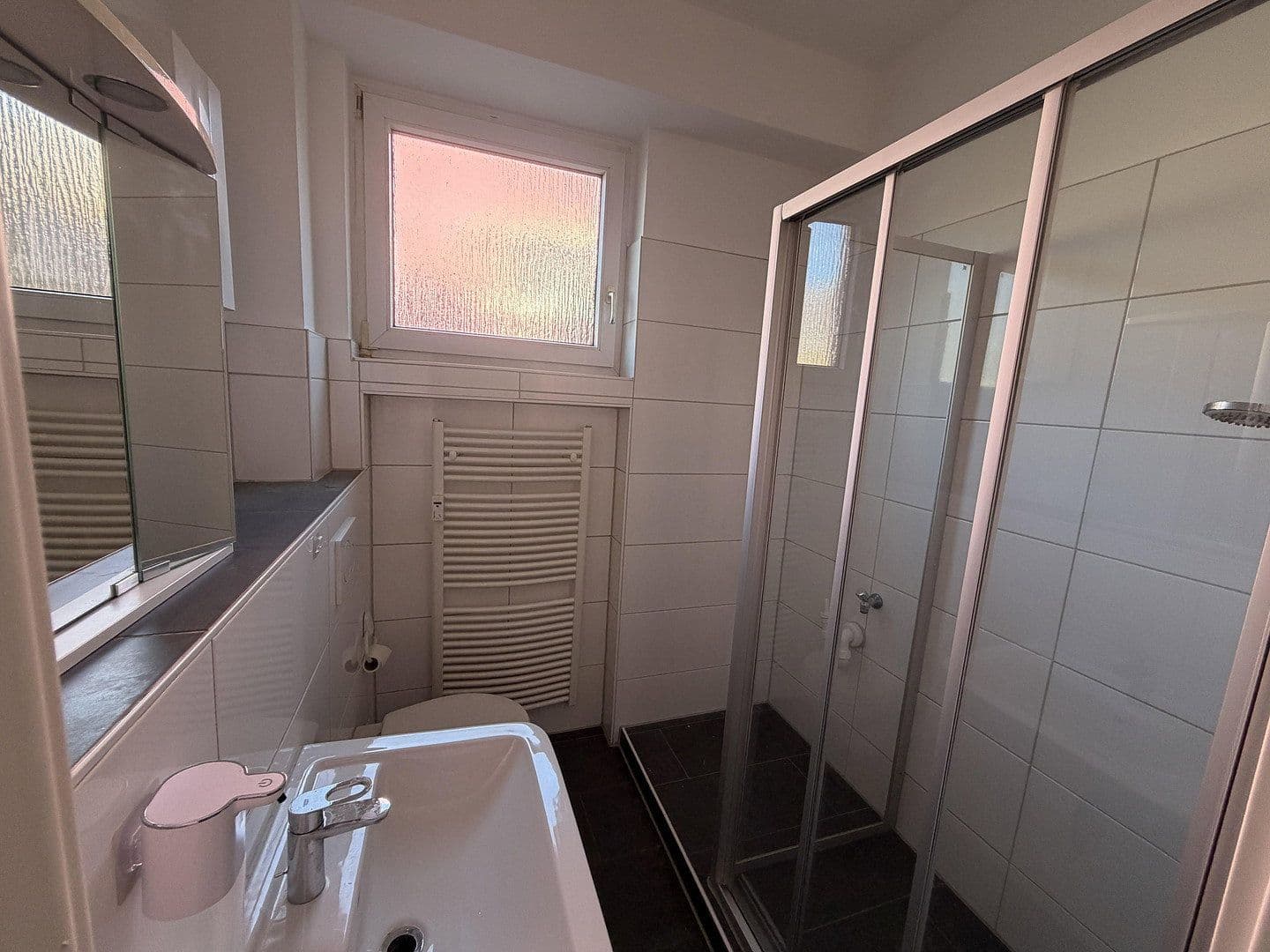 Prenájom bytu 3-izbový 79 m², Juist Str. 12, Düsseldorf, Severné Porýnie - Westfálsko Prenájom bytu 3-izbový 79 m², Juist Str. 12, Düsseldorf, Severné Porýnie - Westfálsko