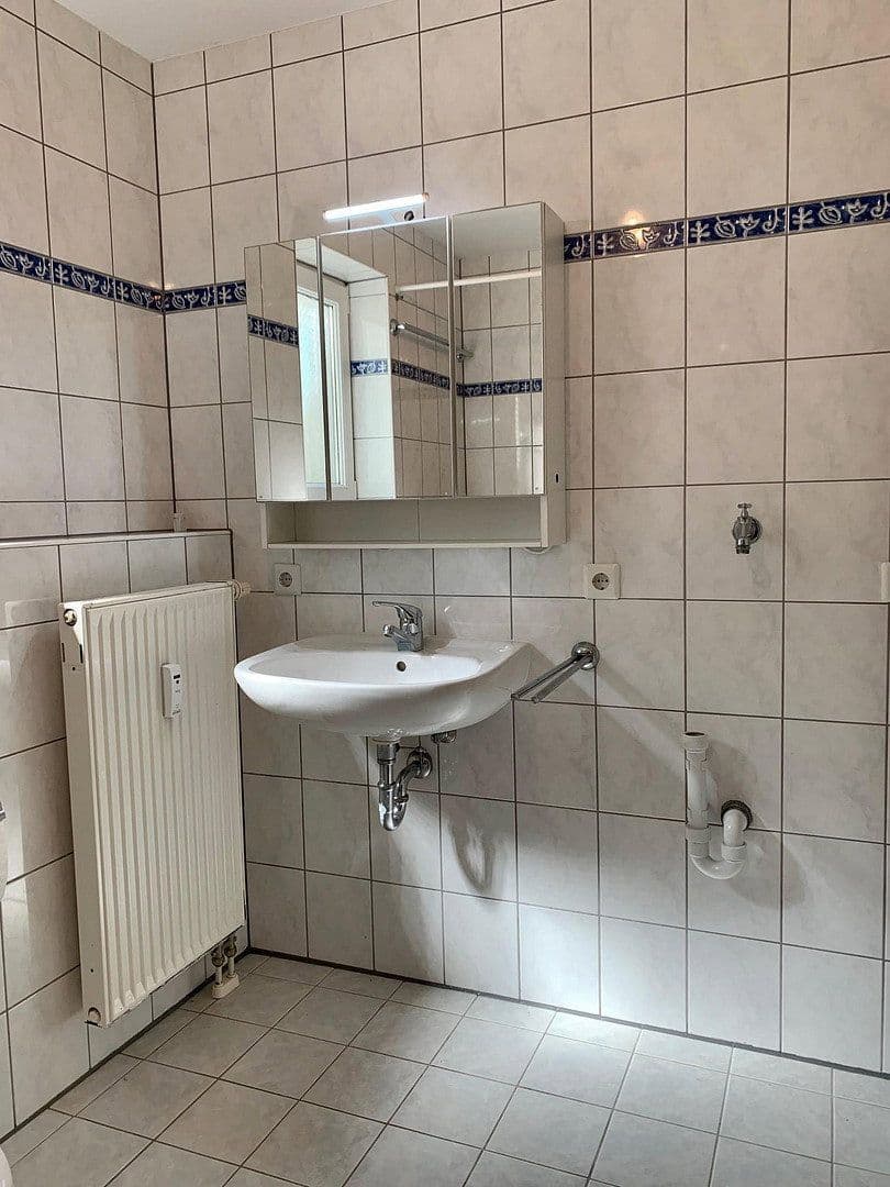 Prenájom bytu 1-izbový 47 m², Gülser Straße, Koblenz, Porýnie-Falcko Prenájom bytu 1-izbový 47 m², Gülser Straße, Koblenz, Porýnie-Falcko
