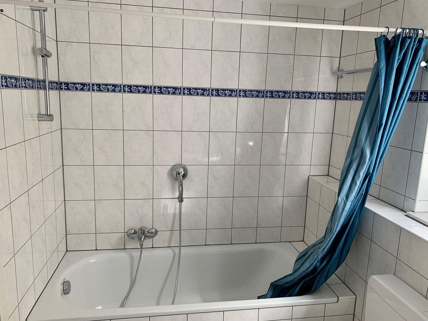 Prenájom bytu 1-izbový 47 m², Gülser Straße, Koblenz, Porýnie-Falcko Prenájom bytu 1-izbový 47 m², Gülser Straße, Koblenz, Porýnie-Falcko